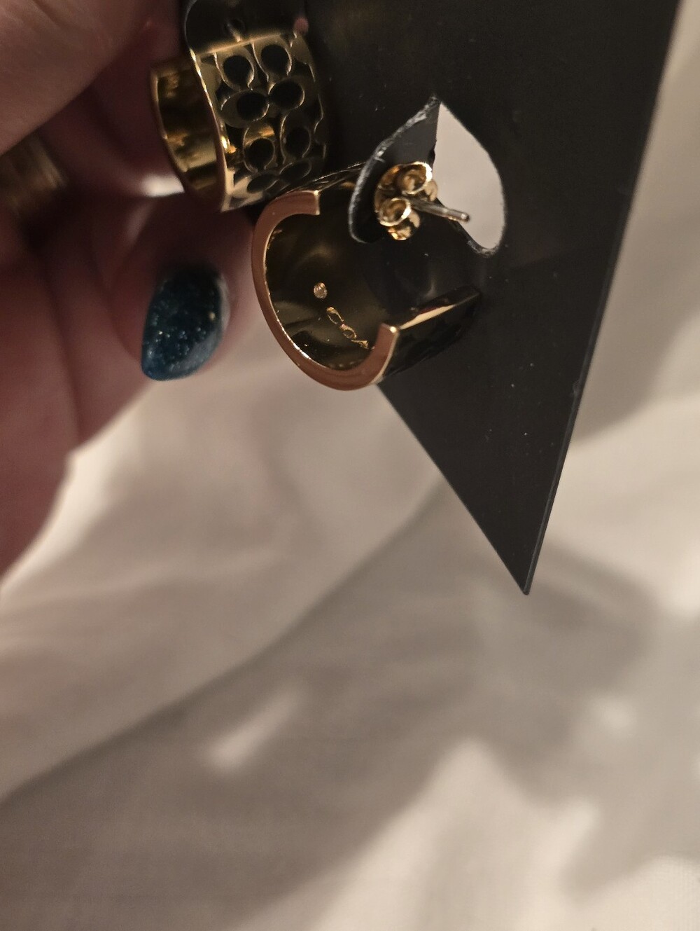 Coach Black And Gold Huggy Style Earrings Net - Picture 5 of 7